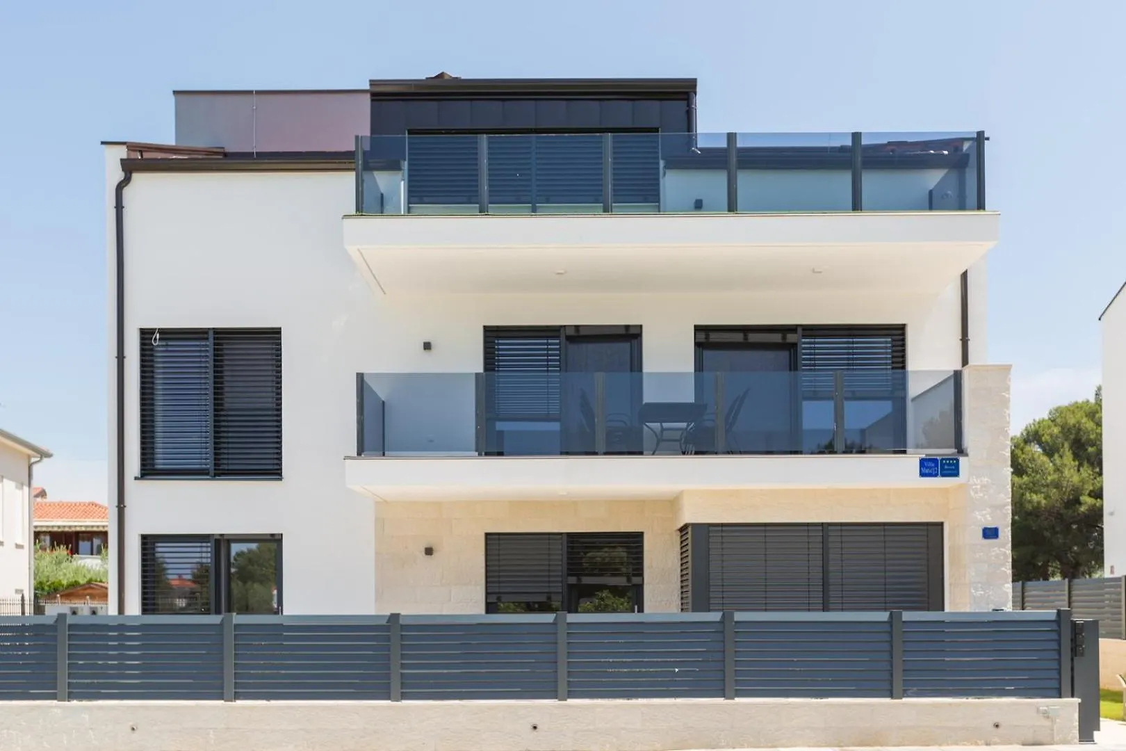 Villa Matic Ground Floor Apartment With Shared Pool Funtana