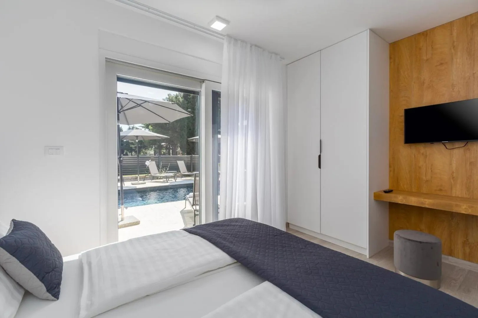 Villa Matic Ground Floor Apartment With Shared Pool Funtana Croatia