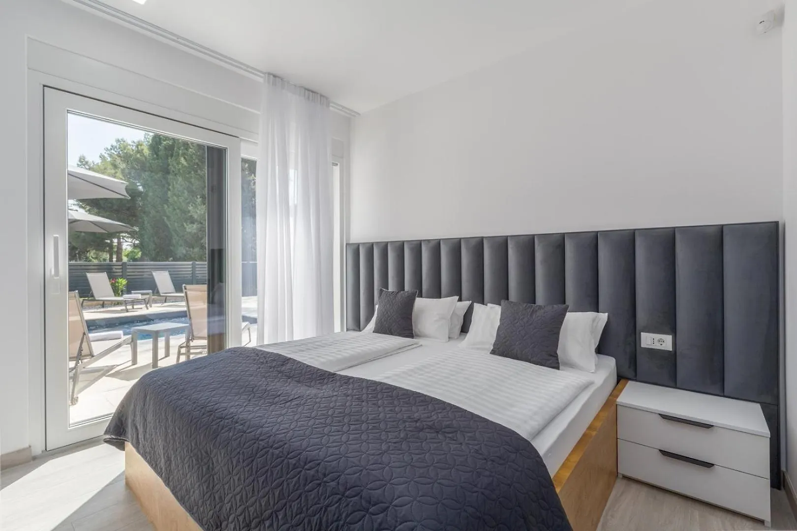 Villa Matic Ground Floor Apartment With Shared Pool Funtana